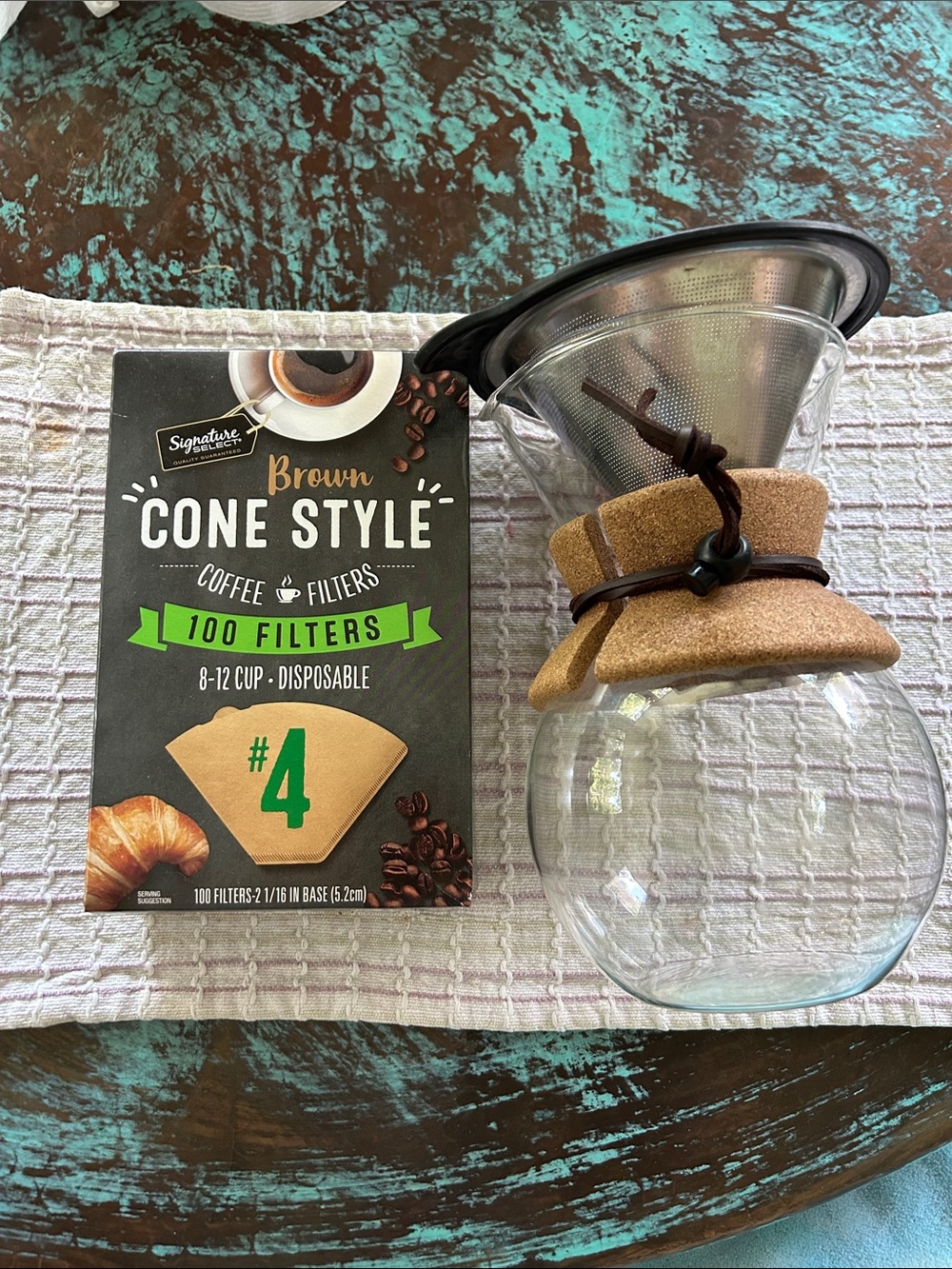 Manual Pour-Over Coffee Carafe with Brown Cork Collar and Reusable Metal Filter